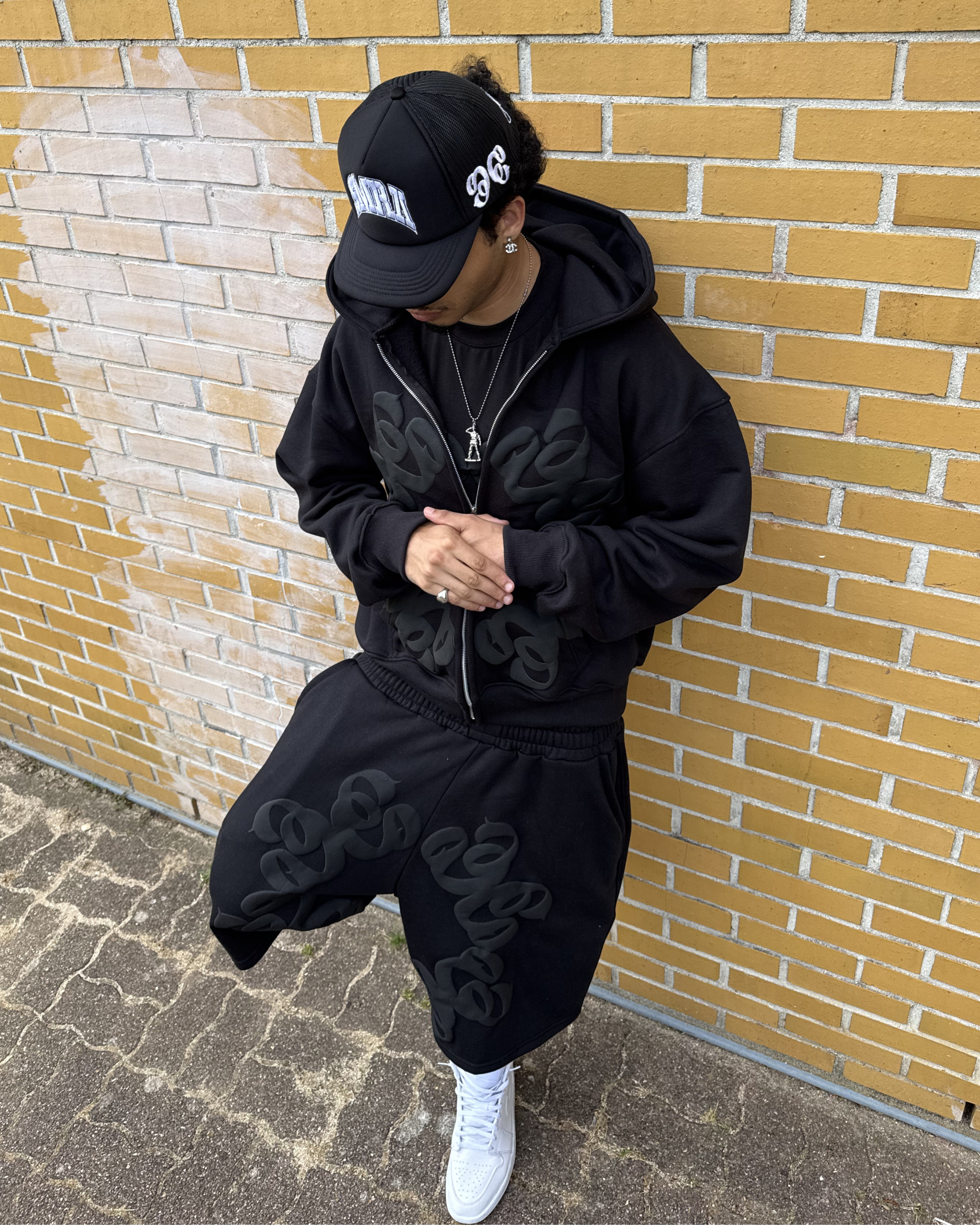 BLACK SUMMER SHORTS